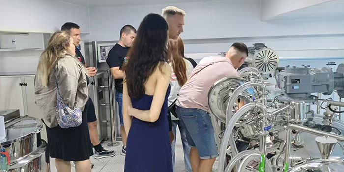 Joint Delegation of Russian and Belarusian Clients Visits Our Company and Reaches Cooperation Agreement