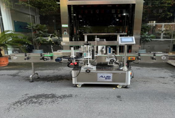 Double-Side Labeling Machine For Round & Flat Bottles