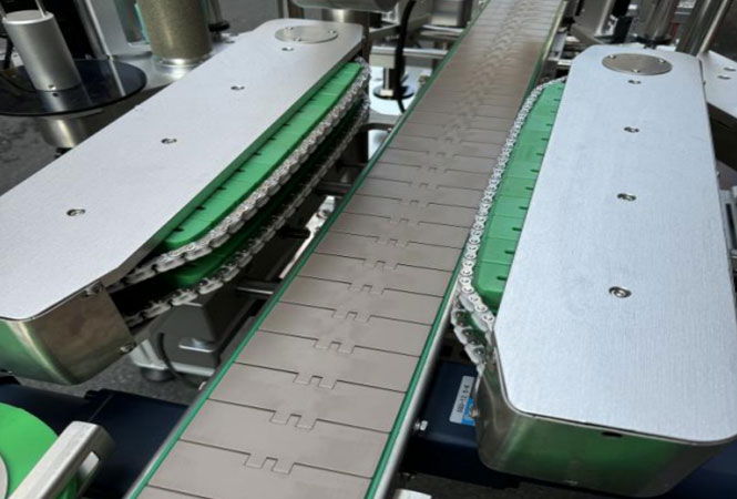 Double-Side Labeling Machine For Round & Flat Bottles