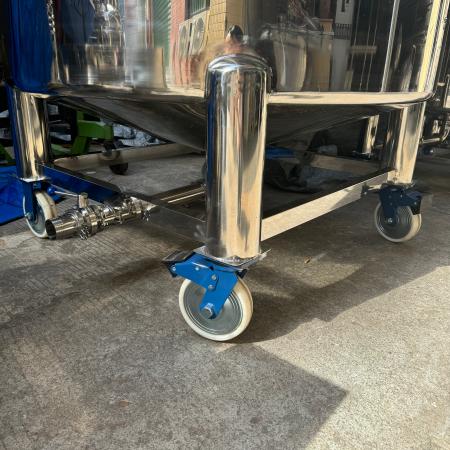 Movable Half Open Lid Storage Tank