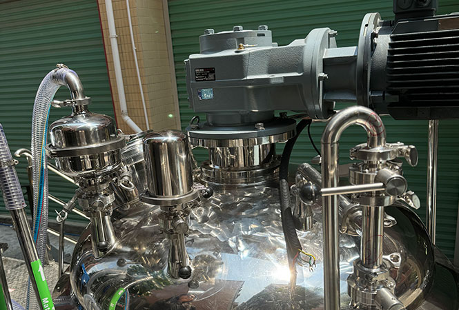 Fixed Vacuum Emulsifying Mixer