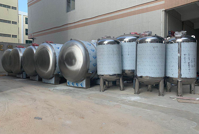 Fixed Sealed Storage Tank