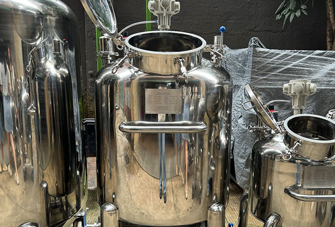 Moveable Pneumatic Mixing Tank