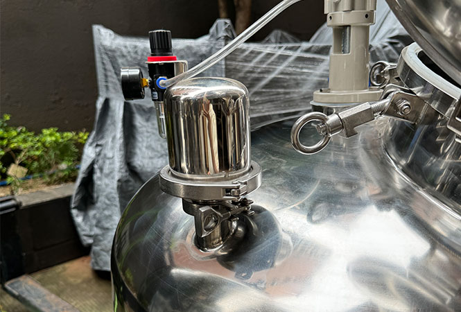 Moveable Pneumatic Mixing Tank