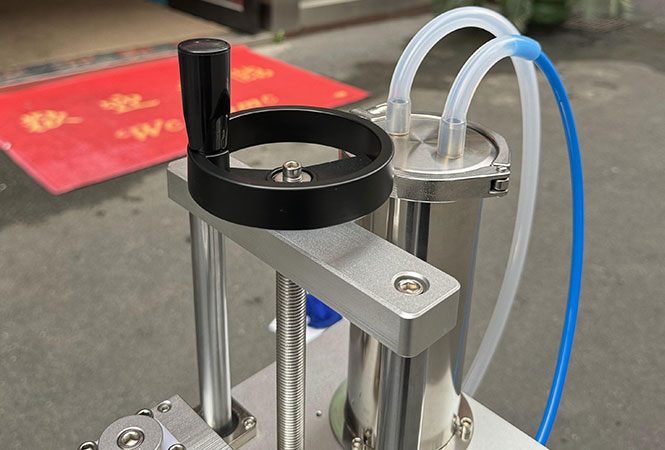 Single-head Pneumatic Perfume Filling Machine