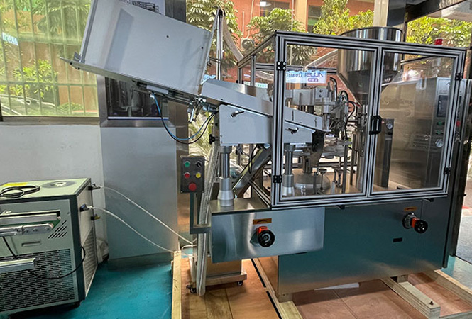 Fully Automatic Filling And Sealing Machine