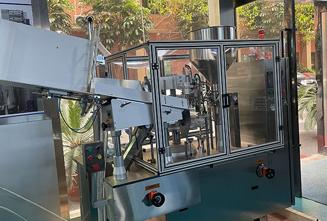 Fully Automatic Filling And Sealing Machine